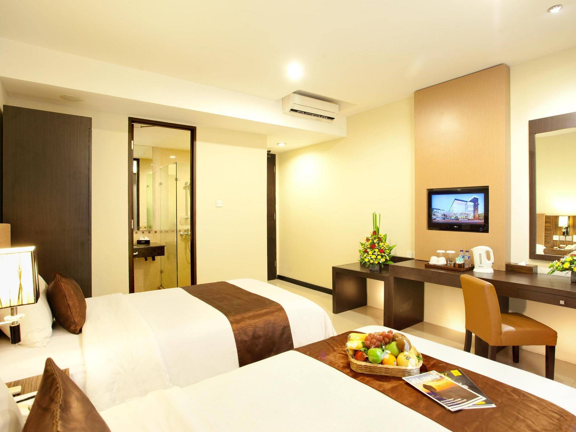 Regantris Malioboro Hotel Jogjacarta Exterior foto
